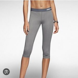 Nike Pro Dri-Fit Gray Cropped Women's Leggings Size Medium